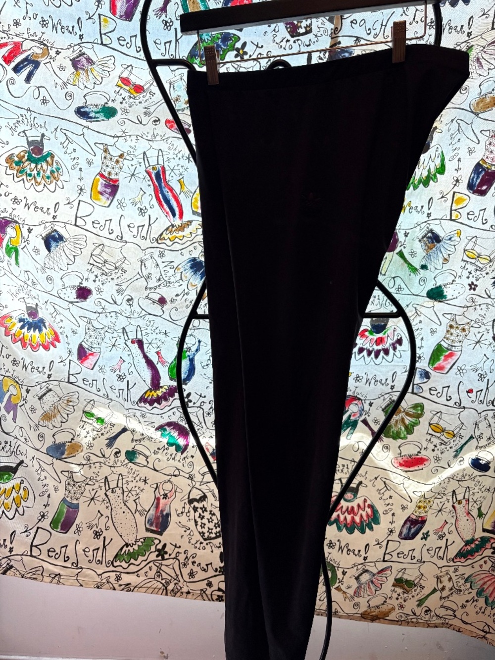 Adidas Classic Black embossed legging